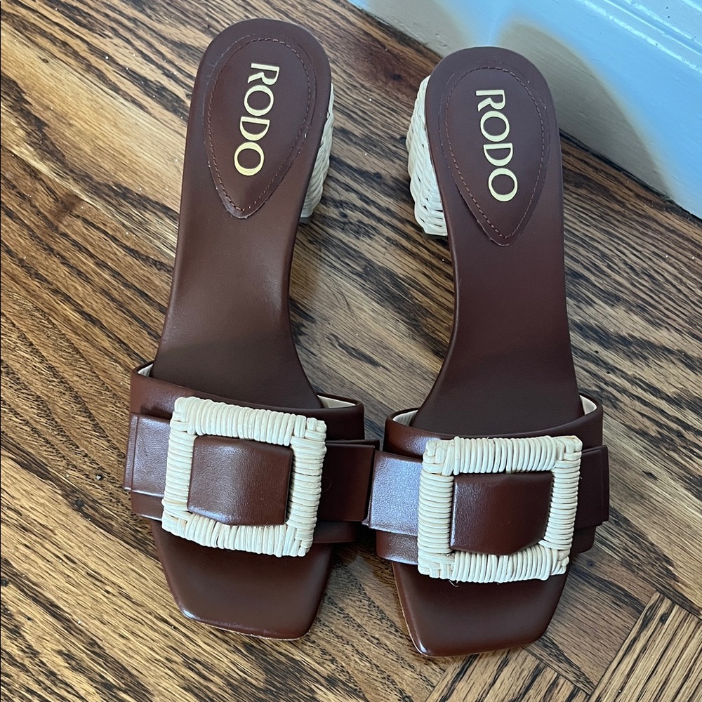 Rodo Elegant Brown and Cream Sandals